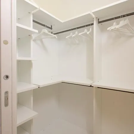 Pellicano Apartament *
